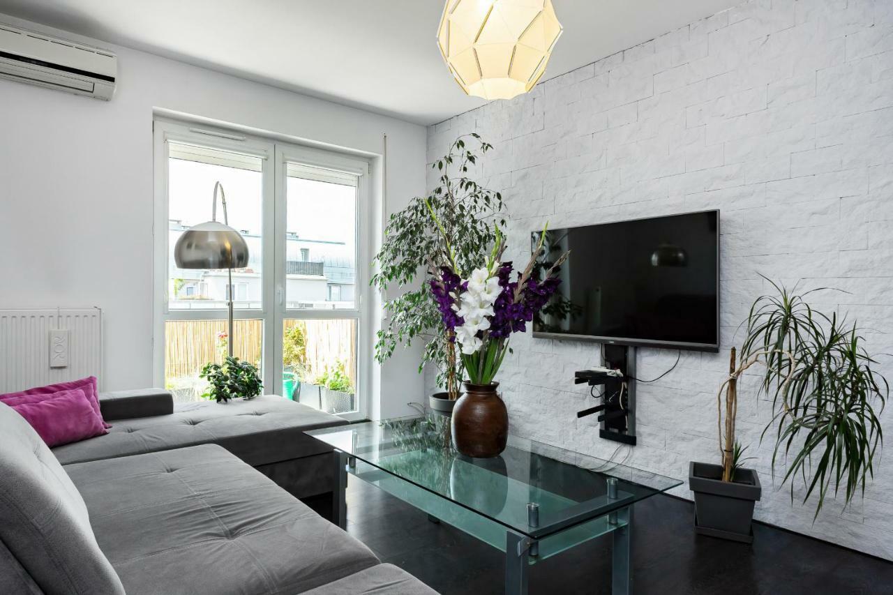 Apartments Wroclaw Manganowa By Noclegi Renters Exterior foto